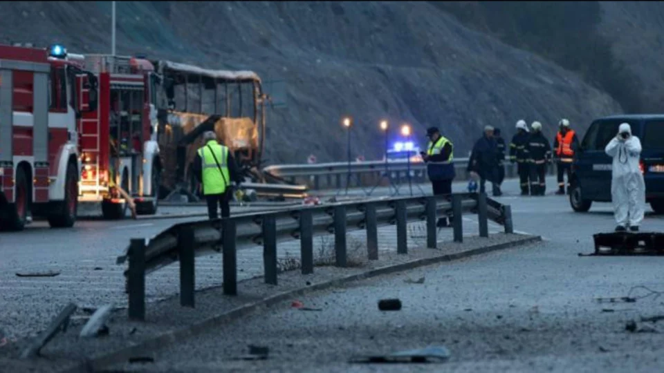 VÍDEO: Na Bulgária, acidente com ônibus deixa mais de 40 mortos, 12 eram crianças