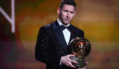 Pela 7ª vez, Messi vence o prêmio Bola de Ouro