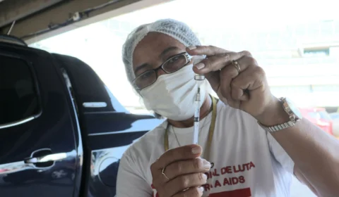 Em Manaus, 18 pontos de vacinação funcionam nesta terça-feira, 24