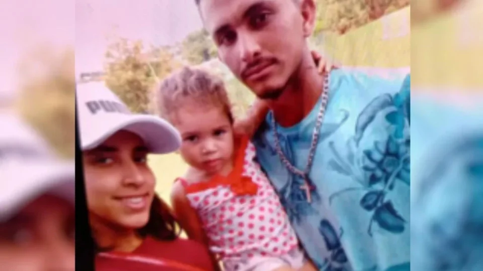 Em Goiás, homem mata esposa grávida e enteada a facadas