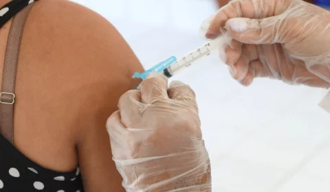 Em Benjamin Constant e Itacoatiara-AM começa nesta quarta a vacinar população dos 12+