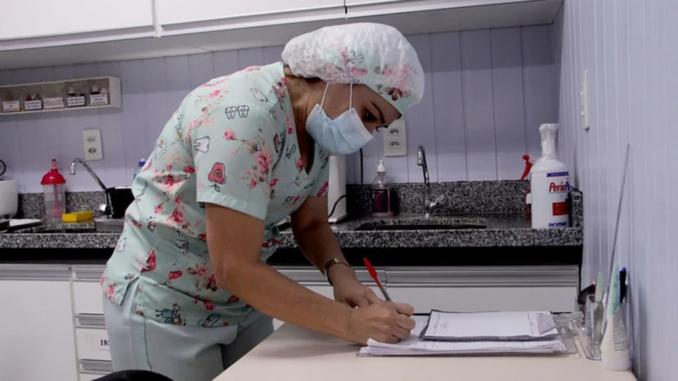 Esap abre processo seletivo em serviços de saúde para bolsistas de níveis médio e superior, em Manaus