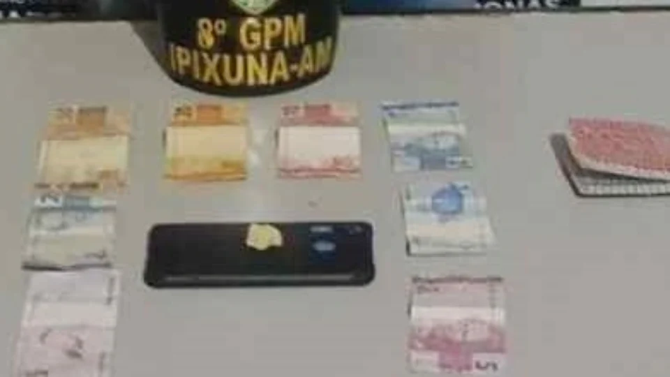 Adolescente é apreendido e homem é preso por furto e tráfico de drogas, no AM