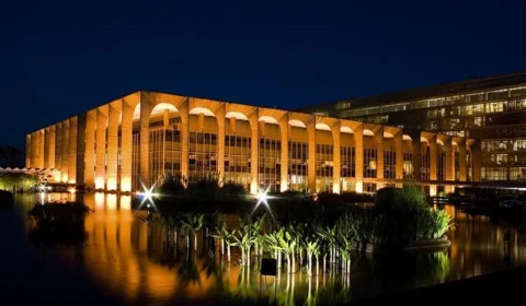 Itamaraty transmite condolências aos afegãos e condena atentados em Cabul