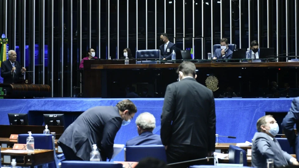 PEC dos Precatórios é aprovada em primeiro turno no Senado