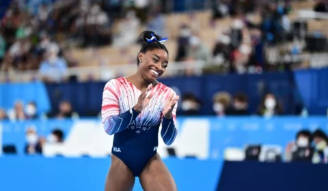 Simone Biles consegue medalha de bronze na trave no retorno à competição