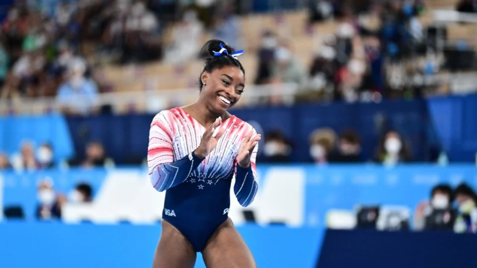Simone Biles consegue medalha de bronze na trave no retorno à competição