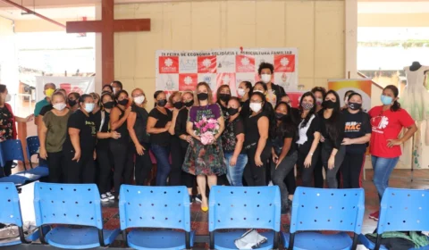 Mulheres vítimas de agressão, abuso e abandono recebem qualificação no AM