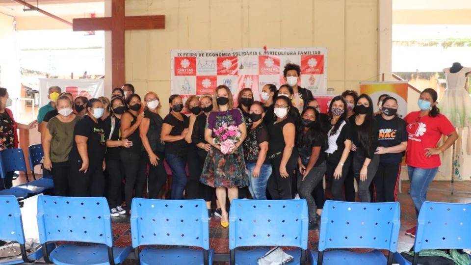 Mulheres vítimas de agressão, abuso e abandono recebem qualificação no AM