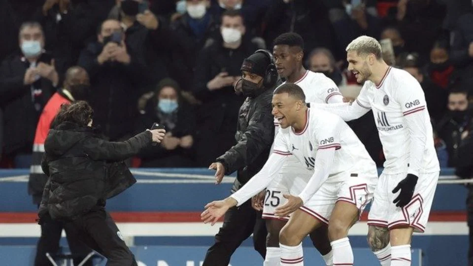 Sem Neymar, PSG bate Rennes por 1 a 0 e se mantém folgado na primeira posição