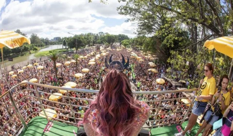 Após reunião, Prefeitura de São Paulo mantém desfiles mas cancela carnaval de rua