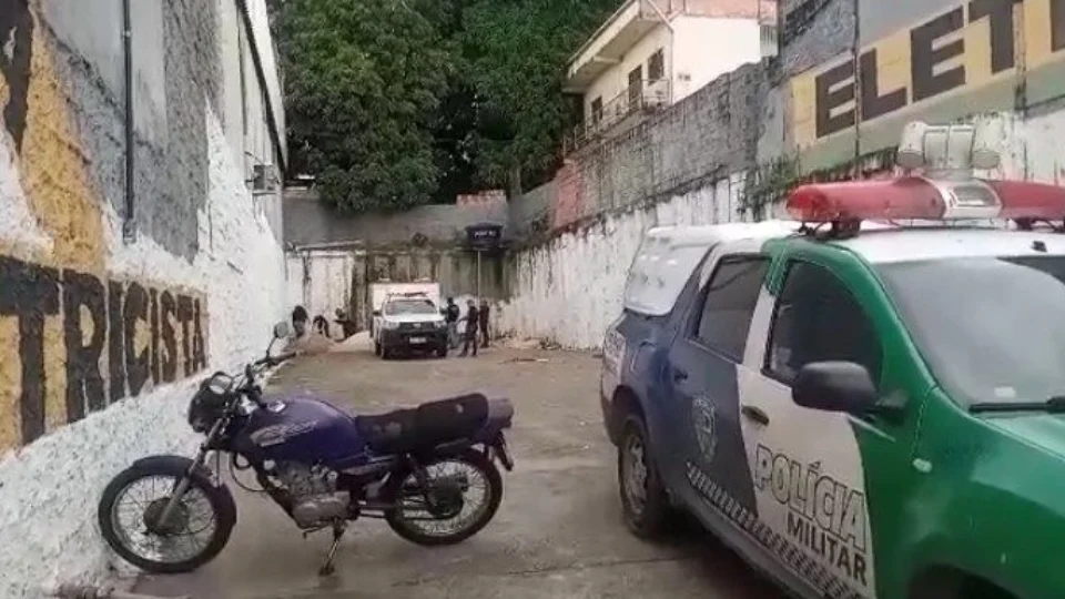 Mulher é estuprada e morta a pauladas em estacionamento de loja na Zona Leste