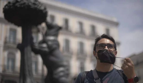 Espanhóis não são mais obrigados a usar máscaras ao ar livre