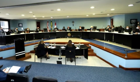 Ex-presidente da Câmara de Coari-AM é multado pelo TCE-AM em R$ 82,5 mil