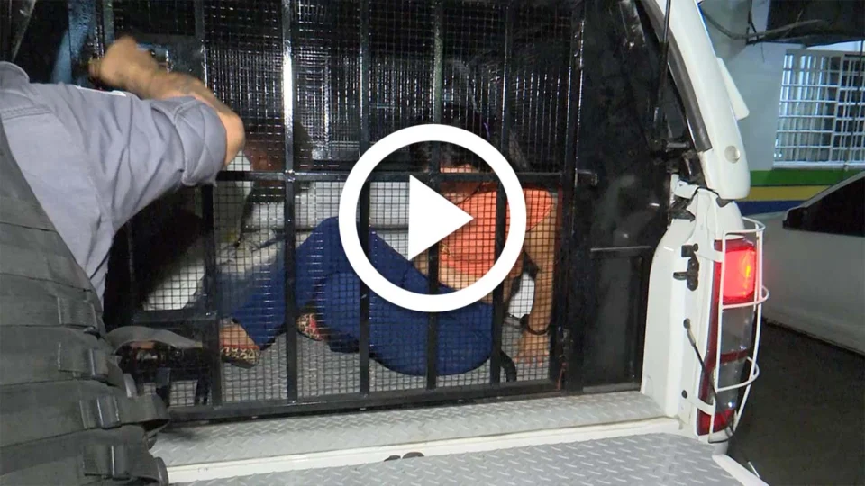 VÍDEO: casal é detido em posse de carro roubado na Zona Norte de Manaus