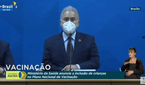 Governo deixa de exigir receita médica para vacinar crianças de 5 a 11 anos contra a Covid