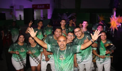 Reino Unido lança samba-enredo 2022 com show de Emerson Dias, do Salgueiro