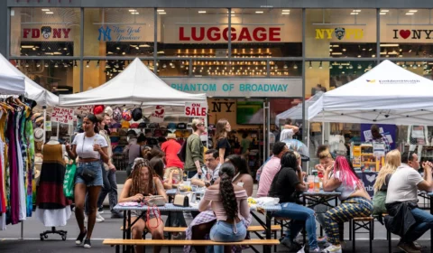 Fronteiras dos EUA serão reabertas a viajantes vacinados contra a Covid-19