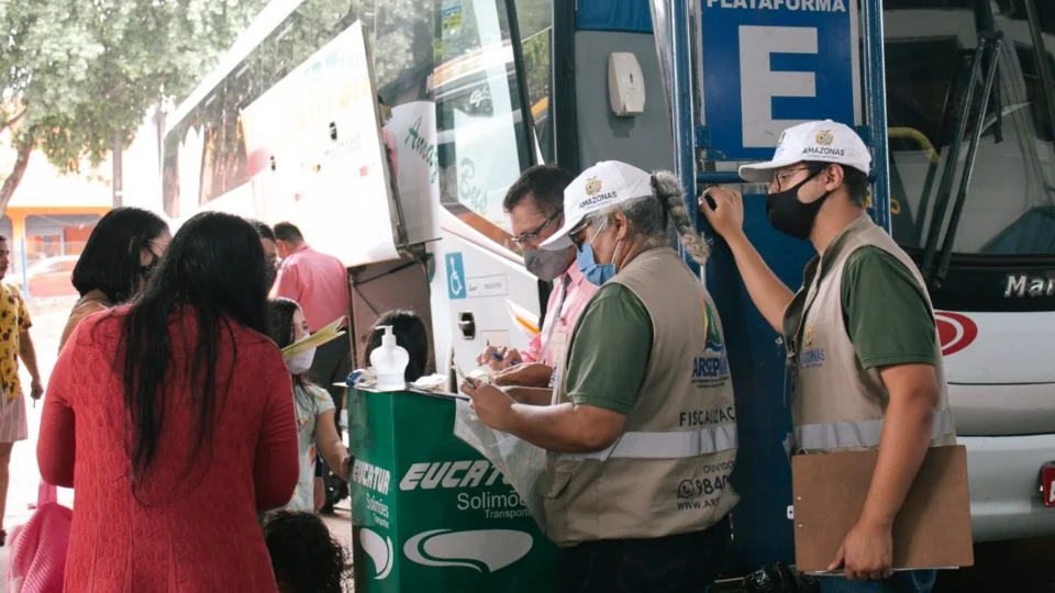 Álcool em gel se torna obrigatório em transporte intermunicipal de passageiros