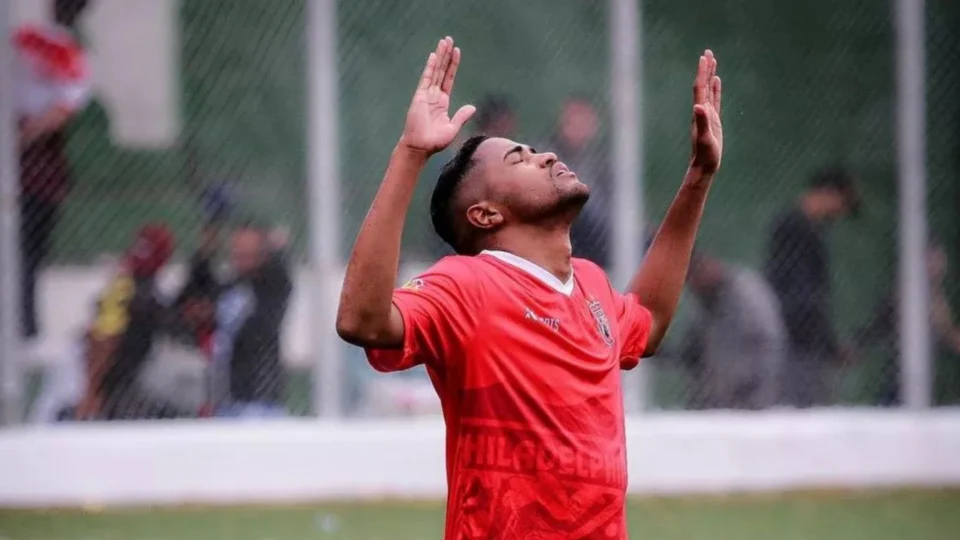 Após 30h desaparecido, jogador de futebol é achado morto no litoral de SP