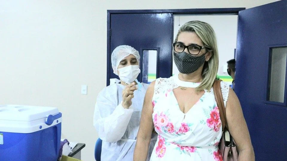 Em Manaus, 19 pontos de vacinação funcionam nesta segunda