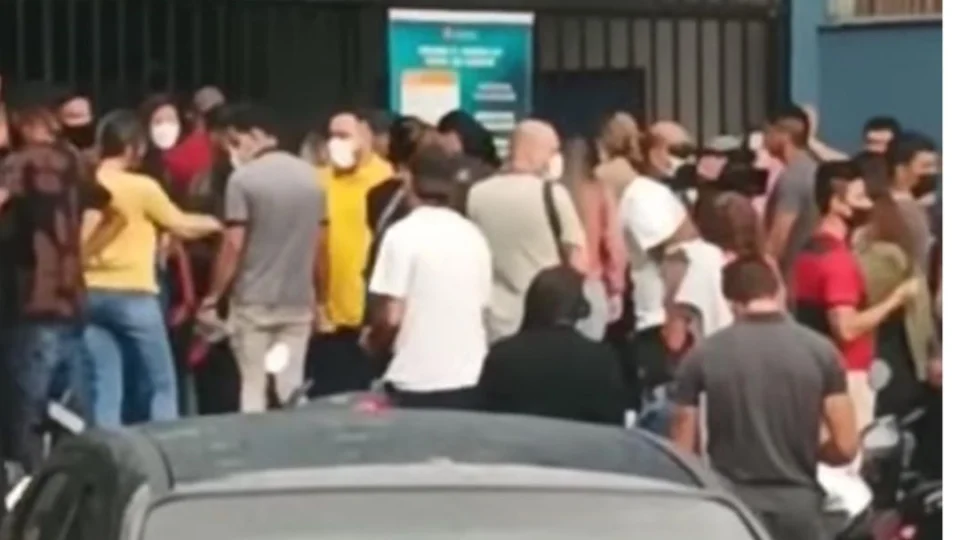 Após 10 anos sem concurso da PM, candidatos perdem a hora e ficam sem realizar a prova em Manaus