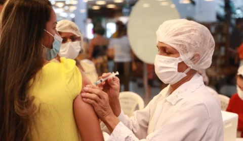 No AM, campanha de vacinação contra a Covid-19 retorna nesta segunda-feira