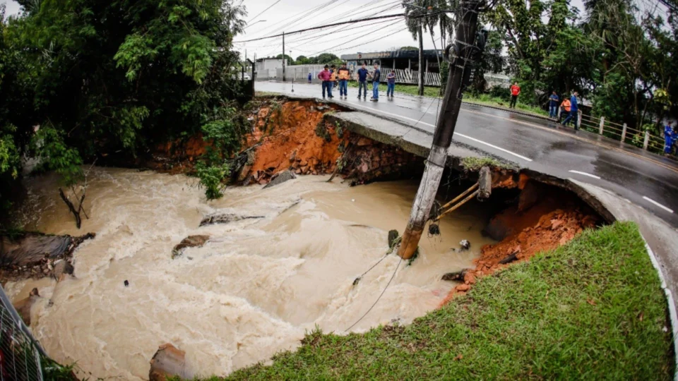 Seminf interdita Avenida Senador Raimundo Parente na Zona Centro-Sul de Manaus