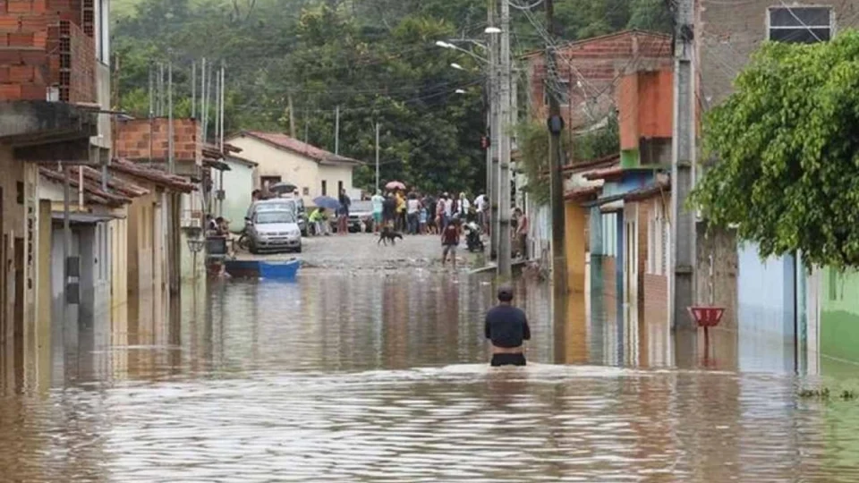 Autoridades confirmam 20 mortes causadas pelas chuvas na Bahia