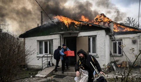 Bombardeio russo mata 7 civis, incluindo duas crianças, em Kiev, diz polícia ucraniana