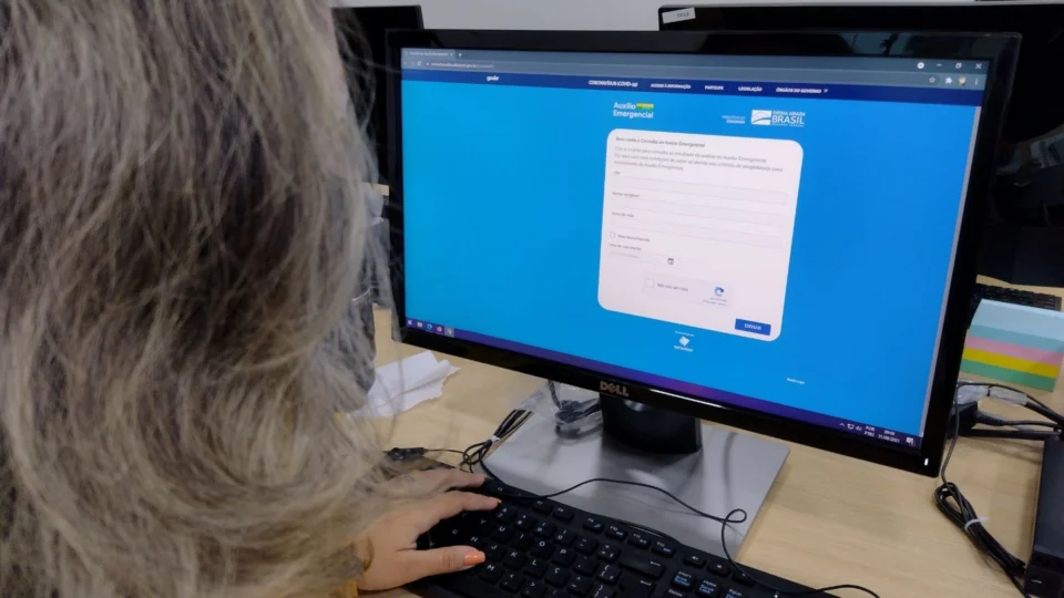 Auxílio emergencial: Dataprev libera consulta dos aprovados nas próximas parcelas