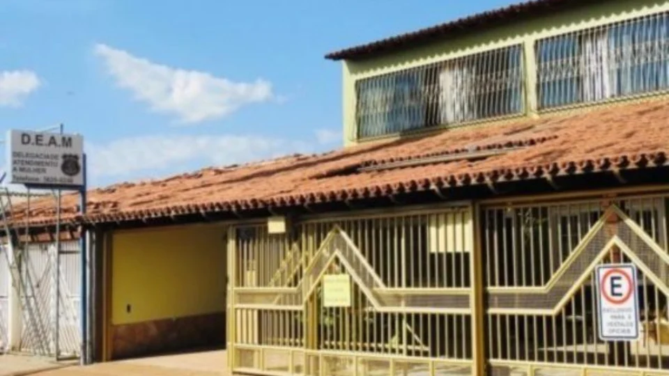 Embriagada, mulher é acusada de sufocar filho de 3 anos em Goiás