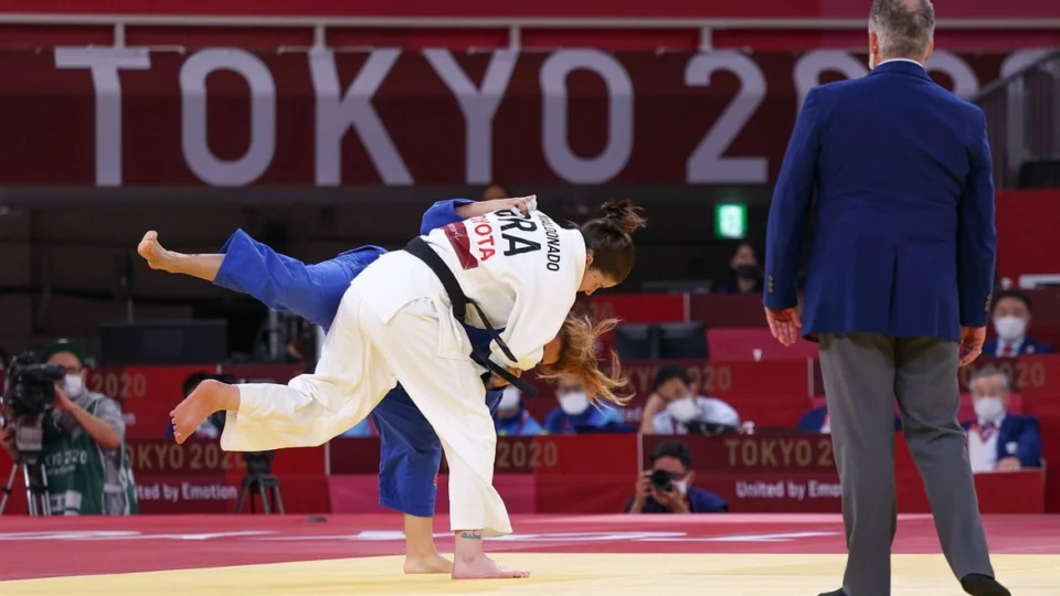 Brasil conquista ouros inéditos no judô e no halterofilismo em Tóquio