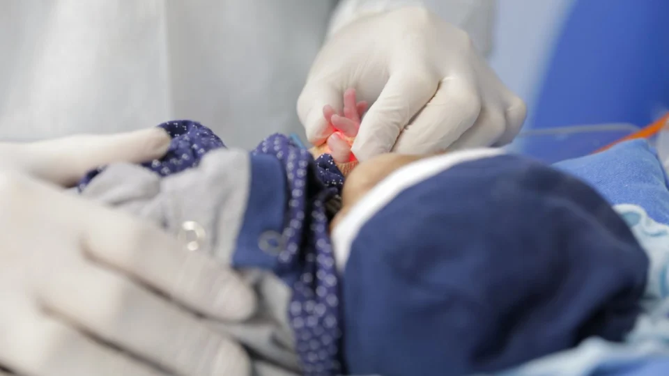 Trigêmeo supera quadro grave e é considerado um milagre, no Amazonas