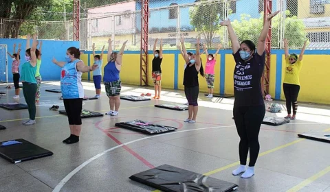 Aulas de pilates são ofertadas nos Centros de Convivência da Família e do Idoso