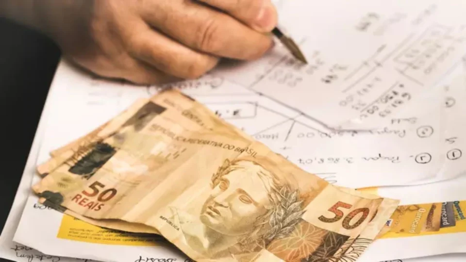 Em Manaus, número de famílias com contas atrasadas em fevereiro é de 29,7%