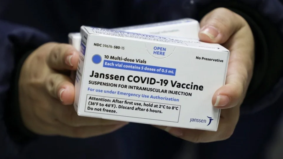 Amazonas recebe mais de 12 mil doses do imunizante Janssen