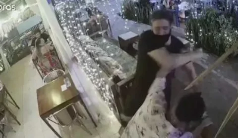 VÍDEO: funcionário de restaurante é agredido após pedir comprovante de vacinação de cliente em Alter do Chão, no Pará