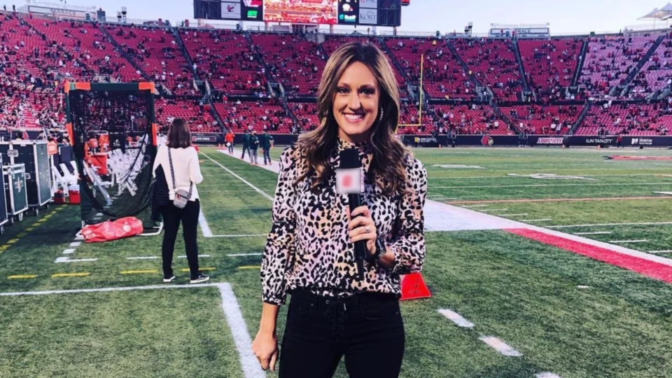 Repórter deixa emissora de TV após se recusar a tomar vacina da covid-19