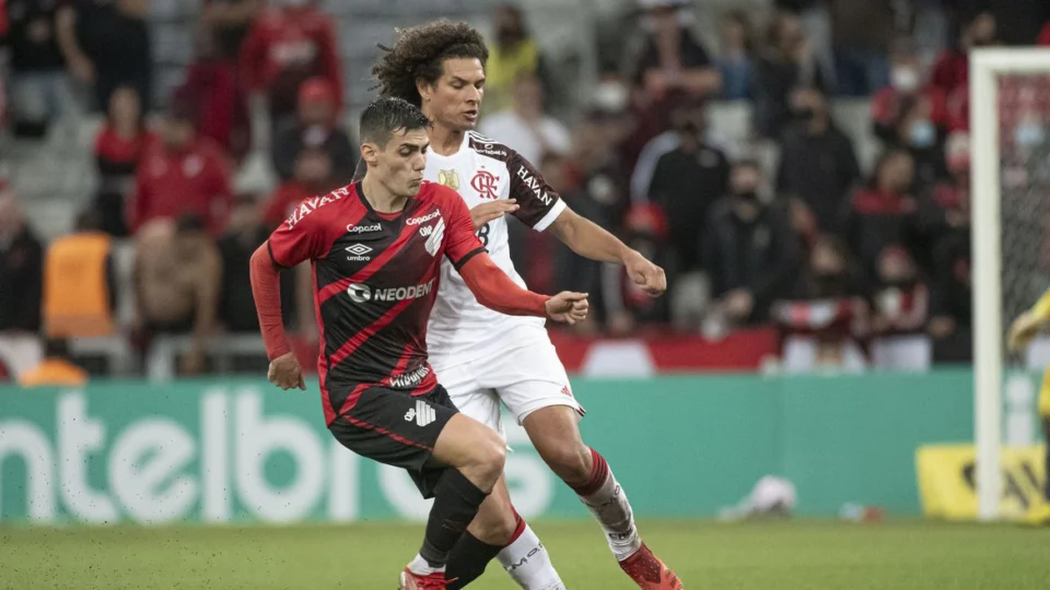 Flamengo e Athletico-PR se enfrentam pelo jogo de volta da semifinal da Copa do Brasil nesta quarta