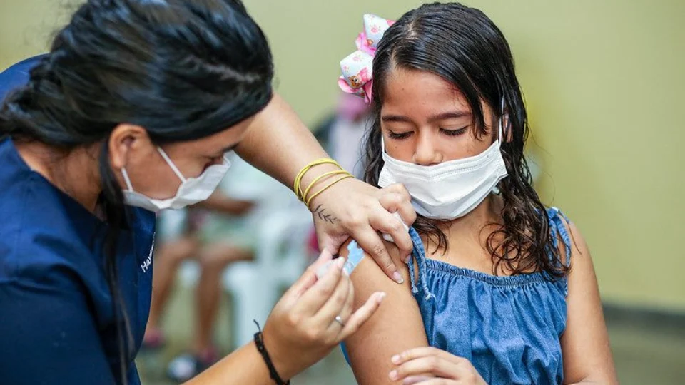 Vacinação contra Covid será retomada nesta quinta-feira em Manaus