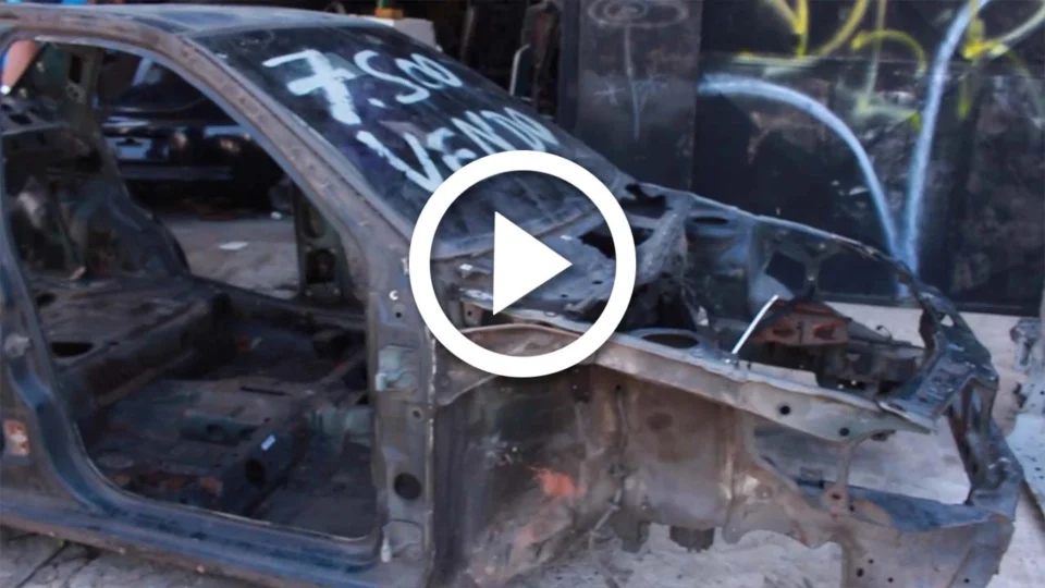 VÍDEO: prefeitura retira sucatas e desocupa calçadas na Zona Oeste de Manaus