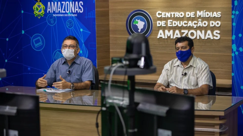 Aula magna marca início do curso de empreendedorismo para estudantes, no AM