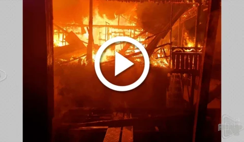 VÍDEO: casas são destruídas em incêndio em Anamã-AM