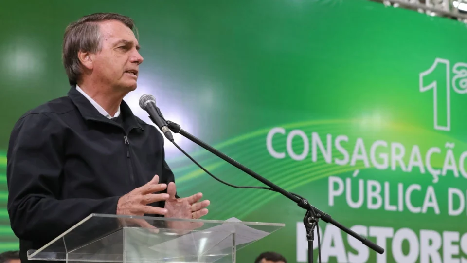 Em Manaus, Bolsonaro participa de evento com religiosos evangélicos