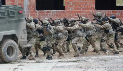 No 18º dia de guerra, Rússia ataca base militar de Yavoriv, na fronteira com a Polônia; pelo menos 35 pessoas morreram