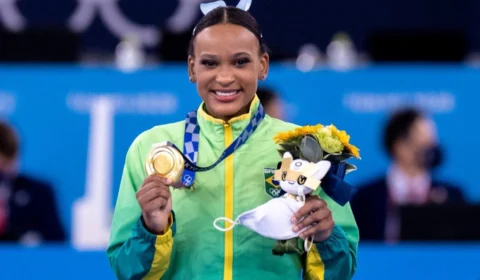 Rebeca Andrade representará o Brasil na cerimônia de encerramento