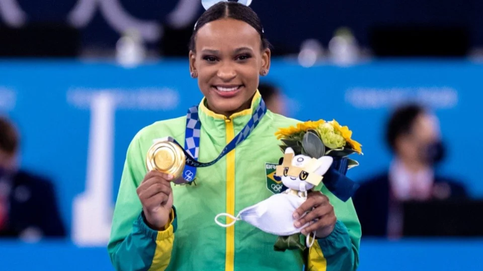 Rebeca Andrade representará o Brasil na cerimônia de encerramento