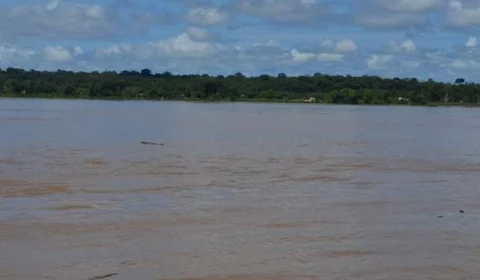 Bombeiros encerram buscas pelas seis vítimas de naufrágio no rio Madeira-AM