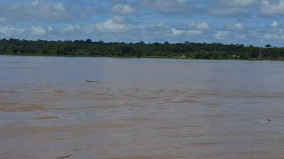 Bombeiros encerram buscas pelas seis vítimas de naufrágio no rio Madeira-AM